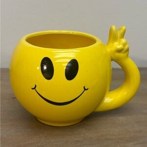 Vintage Yellow Smiley Face Mug With Handle And Peace Sign